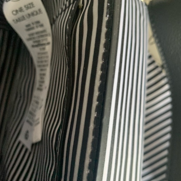 Disney Japan, Mickey Mouse, Crossbody, handbag purse. - Picture 5 of 12